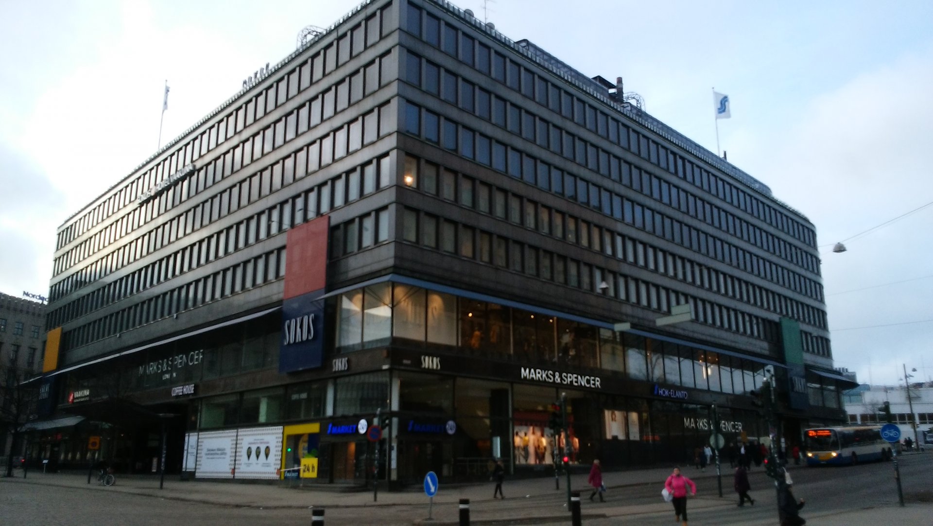 ヘルシンキ中央駅に近いソコスは免税店